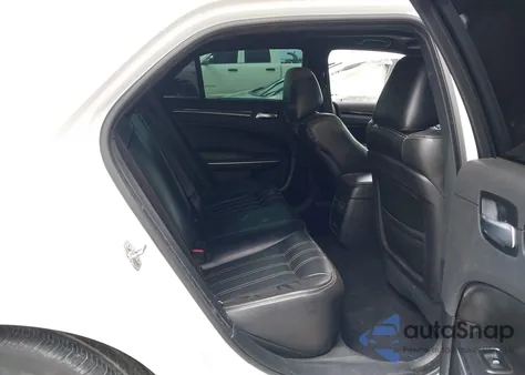 2019 Chrysler 300 из США, поврежденный, VIN 2C3CCABG5KH690674